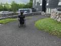 入口スロープ。
緩やかですが、距離があるため注意してください。