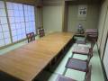 受け入れ可能人数は6、7名です。畳はシートを用意して車いすでも利用可能です。
