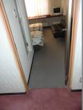 入口開口幅は76cmです。ドア種類は手動開き戸です。段差はありません。