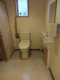 多目的トイレ。
とても広々としたトイレで使いやすいです。
オストメイトはありません。
