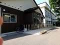 駐車場から建物まで段差はありません。