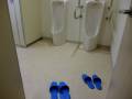 トイレではスリッパに履き替えてお入りください。